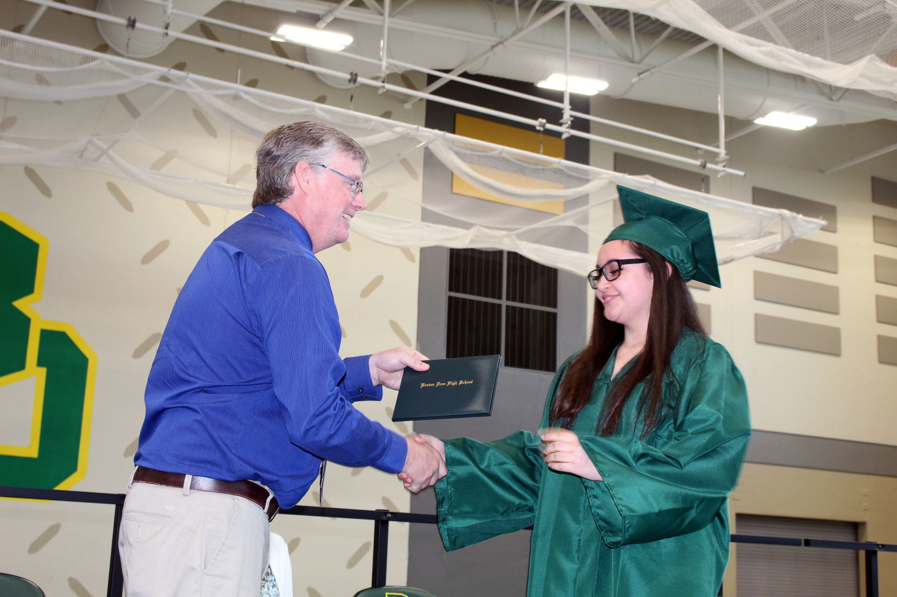 060219-ctzn-news-bd-grad063.jpg
